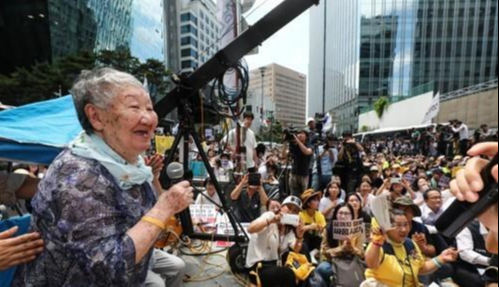 "길원옥 할머니 양아들, 매주 쉼터 찾아와 돈 챙겨가"