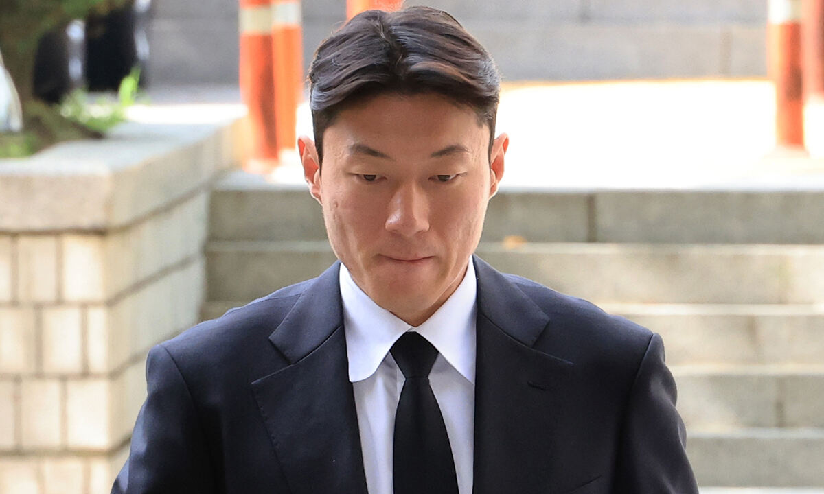 ‘황의조 수사정보 유출’ 경찰관, 2심 징역 1년… ‘1심 무죄’ 뒤집혀