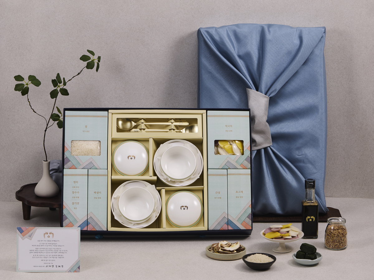 李대통령, 설 명절 선물 ‘집밥 세트’… “국민통합·일상 회복 기원”