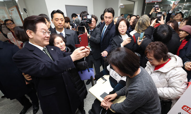 충주 그냥드림 사업장 간 李대통령 “굶지 말자는 취지”