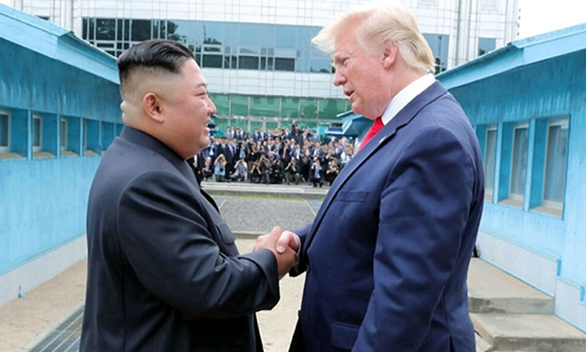 백악관 “트럼프, 김정은과 전제조건 없이 대화 열려있어”