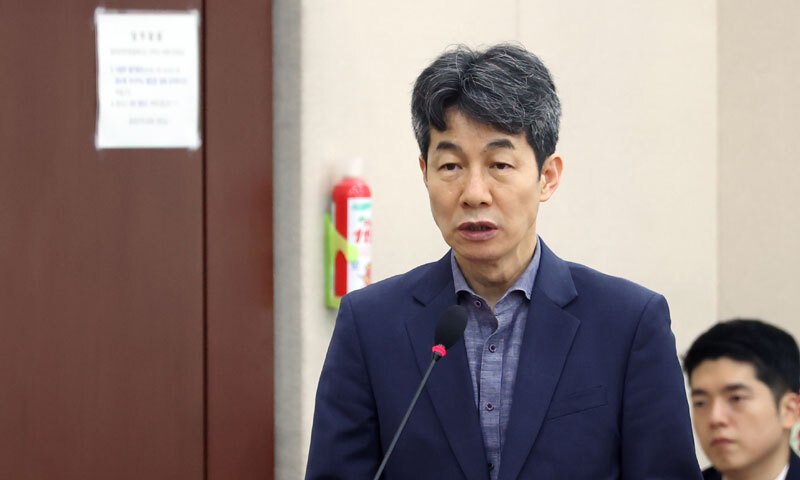 윤건영의 작심 비판 “경선 땐 새벽 인사하던 후보, 통과하니 안 보여”