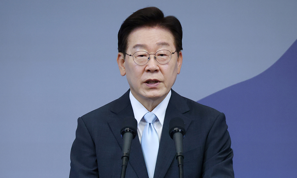 李대통령, ‘탁쳤더니 억하고’ 무신사 과거 광고에 “사람의 탈 쓰고 이럴 수 있나”