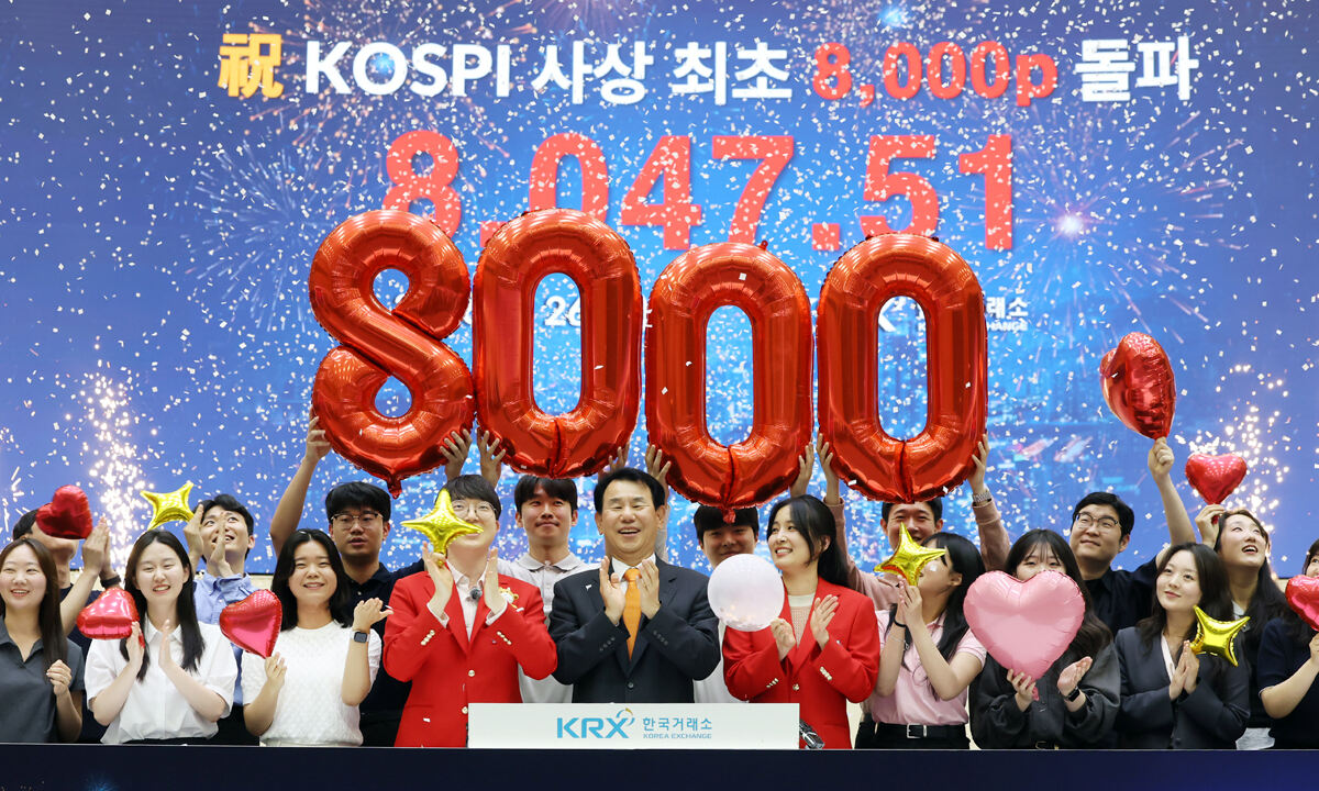 李정부 출범 1년 “코스피 8000·민생 경제 성과”