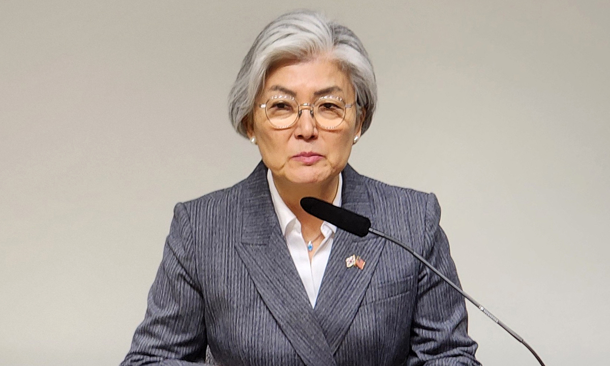 일시 귀국한 강경화, 쿠팡 사태 등 조율 전망