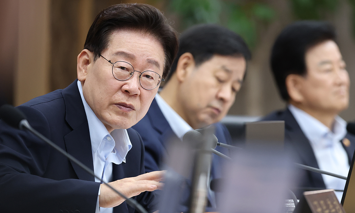 李 “부처 간 이견 조정은 민주적”… 엇박자 선 긋기